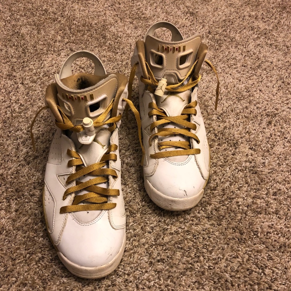 Retro Jordan 6 - Golden Moments Package